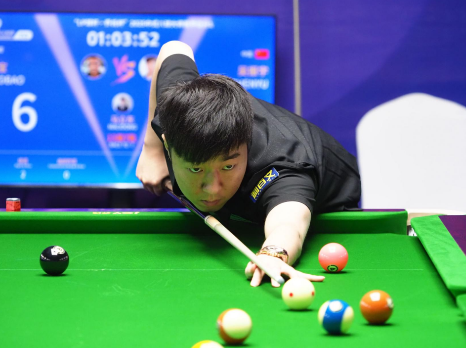 场上气氛异 场上气氛异