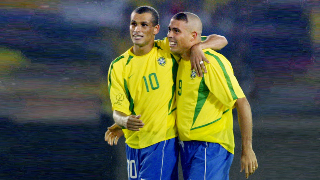 代年轻人手 代年轻人手